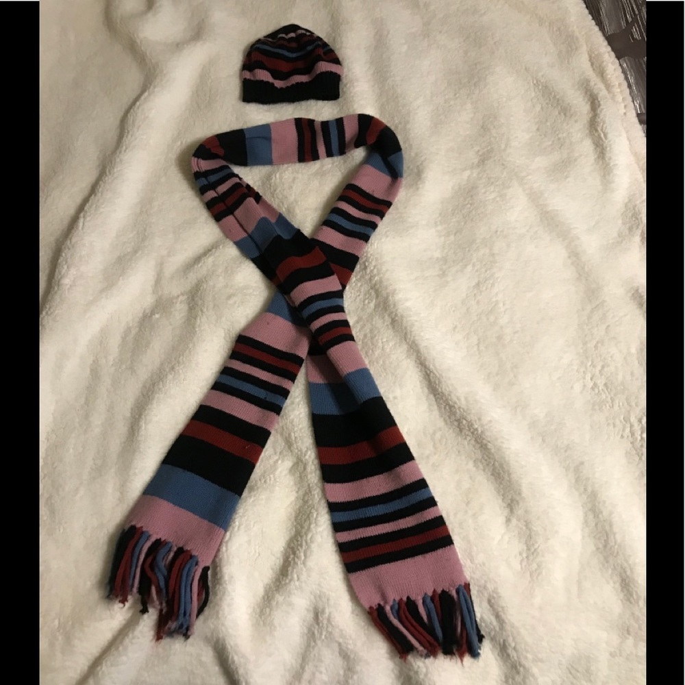 Scarf and hat set